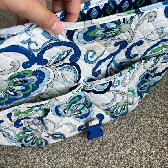 Vera Bradley White/Blue Messenger/Laptop Adjustable Strap Bag - Picture 4 of 8